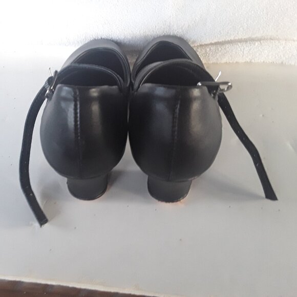 So Danca Black size M7L/CH 50 character shoes w/ buckle strap and 1 1/2" heel - Picture 3 of 8